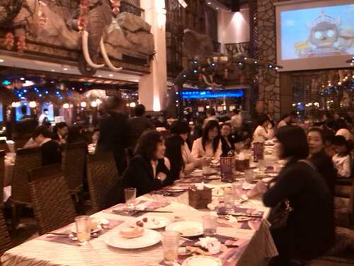 广东欧宝(中国)举办国际妇女节自助餐会